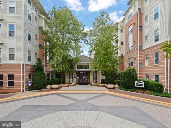 9480 VIRGINIA CENTER BLVD #107, Vienna, VA 22181