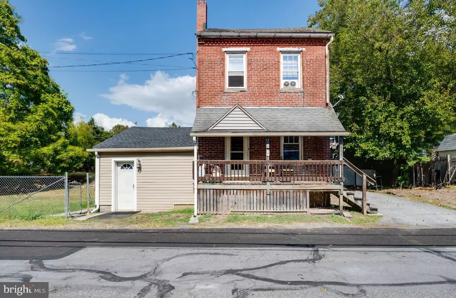 57 N CANAL ST, Leesport, PA 19533