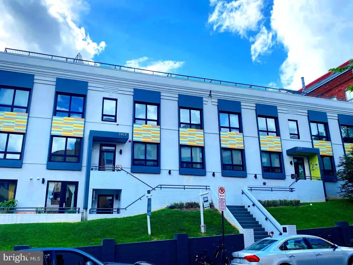 Washington, DC 20009,2422 17TH ST NW #207