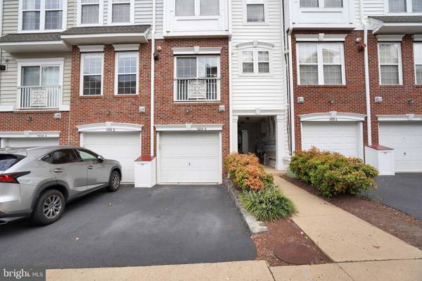 Fairfax, VA 22030,11628-A CAVALIER LANDING CT #1405-A