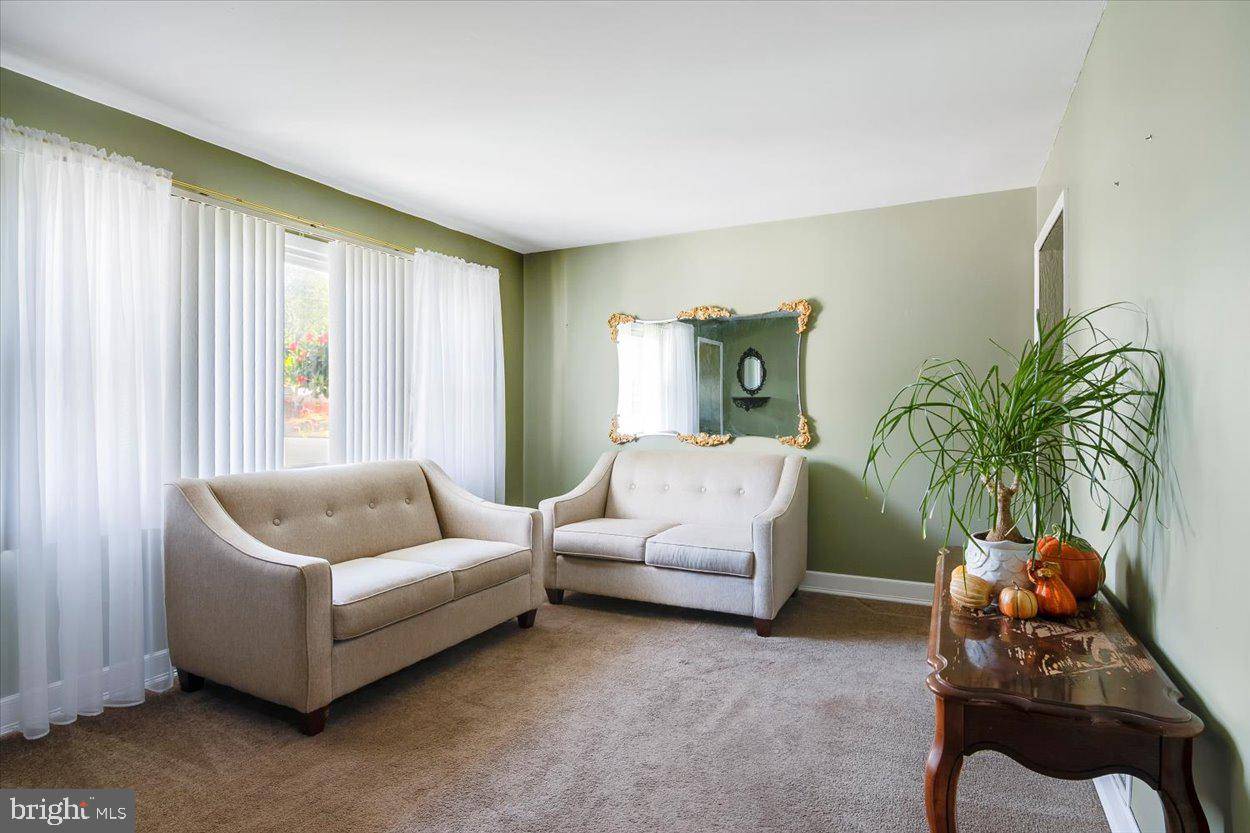 Edison, NJ 08817,63 GLENVILLE RD