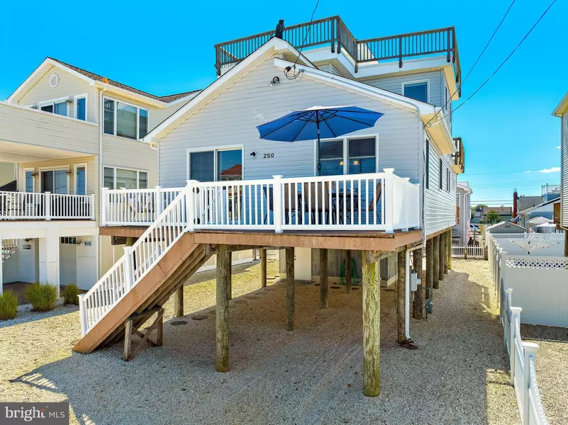 250 W 18TH ST, Ship Bottom, NJ 08008