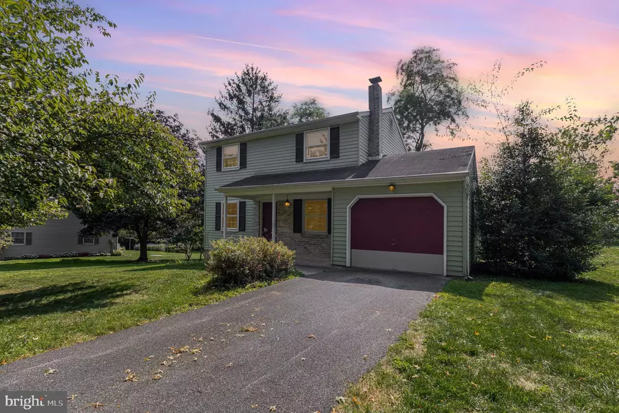 328 SUN VALLEY DR, Leola, PA 17540