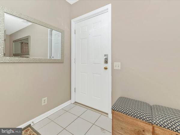 Rockville, MD 20850,353-A FALLSGROVE DR #51