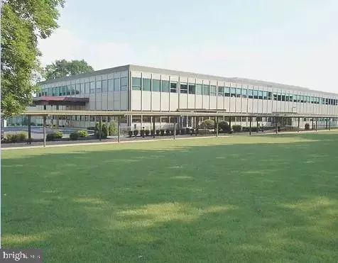 Lancaster, PA 17601,1000 NEW HOLLAND AVE #B12, STE A,C,D,E