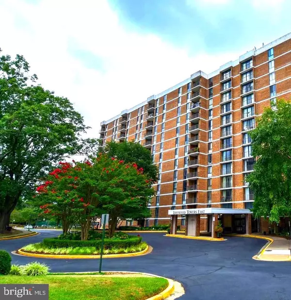 2311 PIMMIT DR #1005, Falls Church, VA 22043