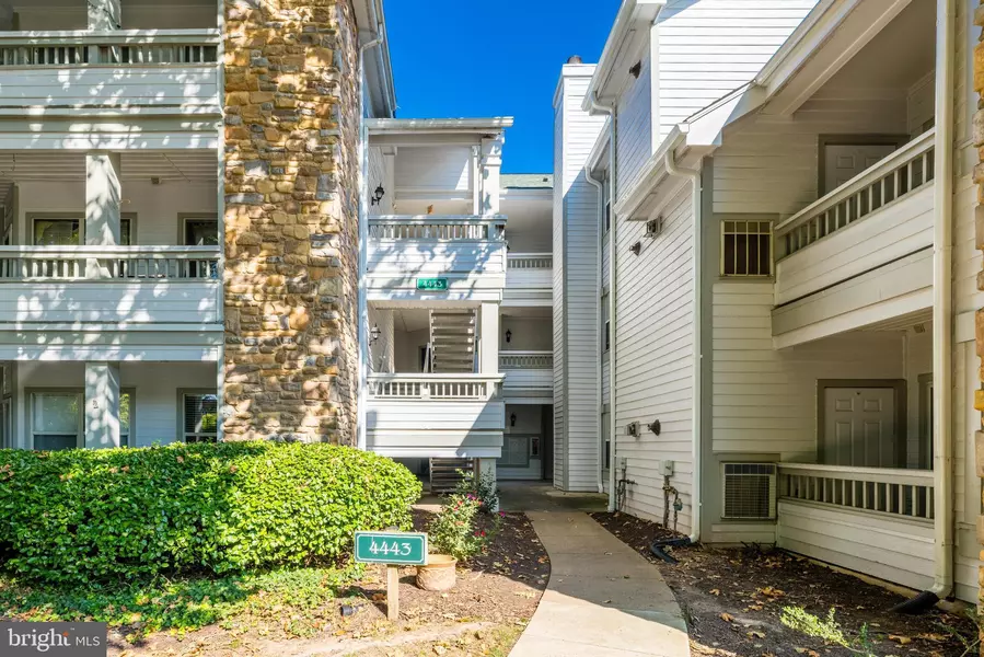 4443 FAIR STONE DR #206, Fairfax, VA 22033