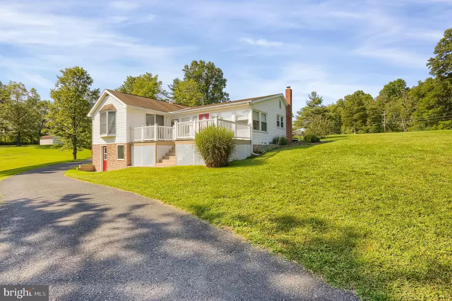 33 COOK RD, Duncannon, PA 17020