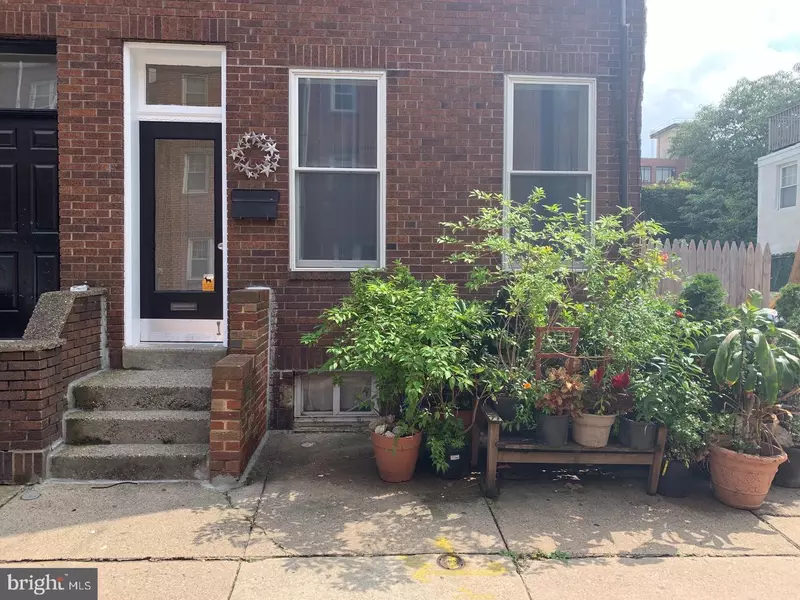 1112 CARPENTER ST, Philadelphia, PA 19147