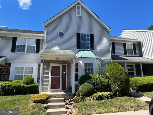 4 FAIR OAKS CT, Newtown, PA 18940