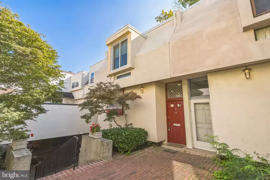 3 LOMBARD MEWS, Philadelphia, PA 19147