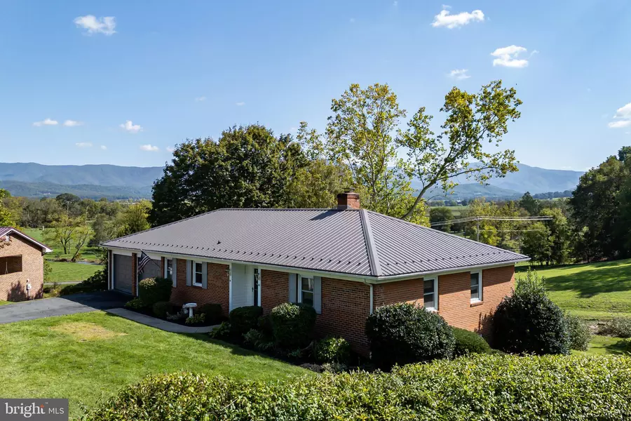 17 ROLLING RD, Luray, VA 22835