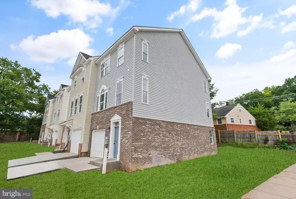 Oxon Hill, MD 20745,900 TALBERTA TER