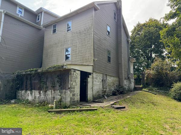 Summit Hill, PA 18250,464 W WHITE ST