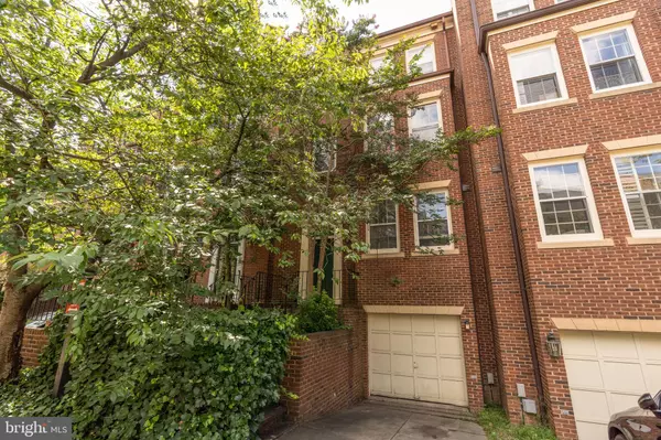 3743 WINFIELD LN NW, Washington, DC 20007