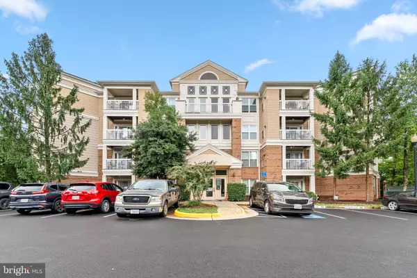 12913 ALTON SQ #211, Herndon, VA 20170