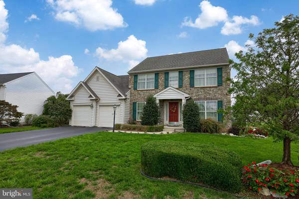 304 WILLOW DELL LN, Leola, PA 17540