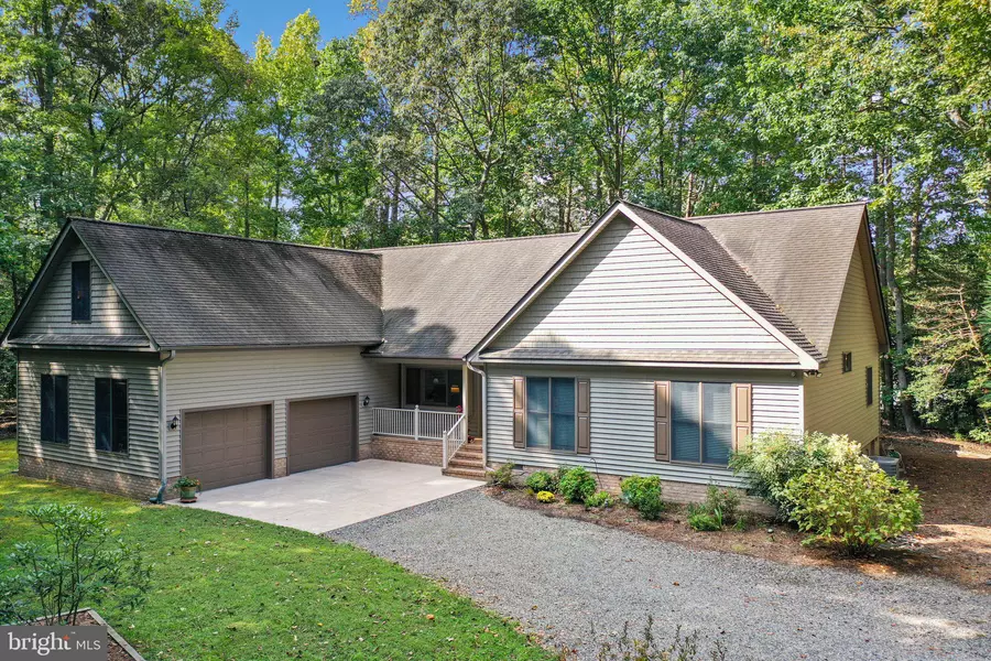 192 HIGHLAND POINT RD, Lottsburg, VA 22511