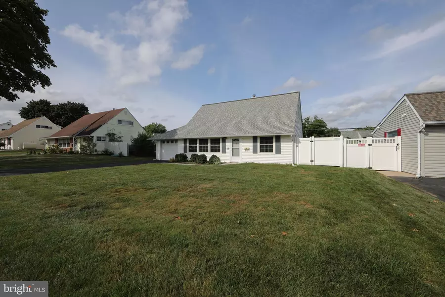 79 CANDLE RD, Levittown, PA 19057