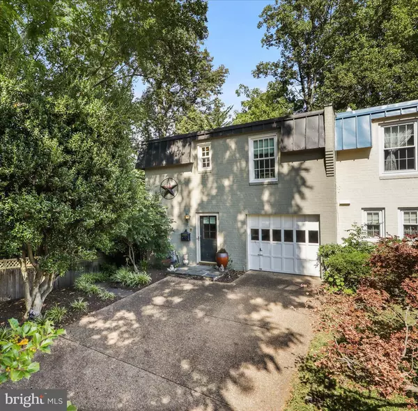 Falls Church, VA 22046,212 GARDEN CT