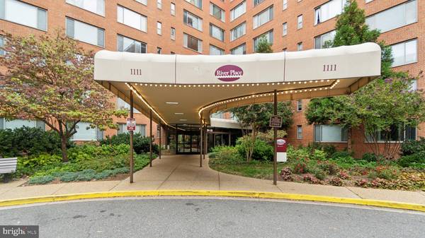 1111 ARLINGTON BLVD #1005, Arlington, VA 22209