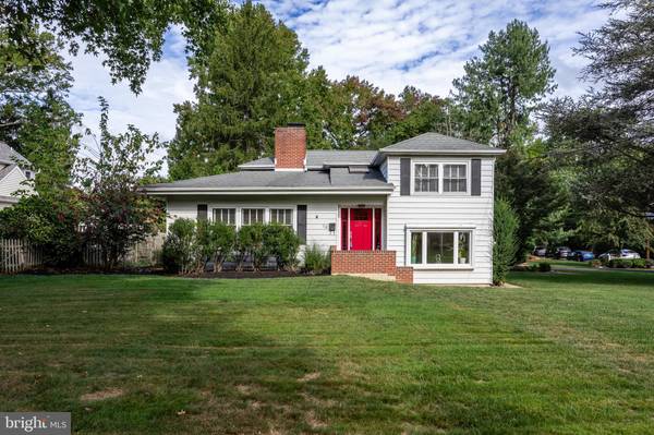 19 E MAPLE AVE, Moorestown, NJ 08057