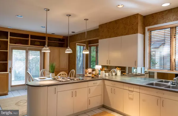 Baltimore, MD 21210,5708 VISITATION WAY