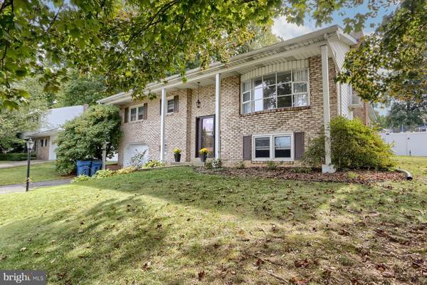 19 SAN JUAN DR, Mechanicsburg, PA 17055