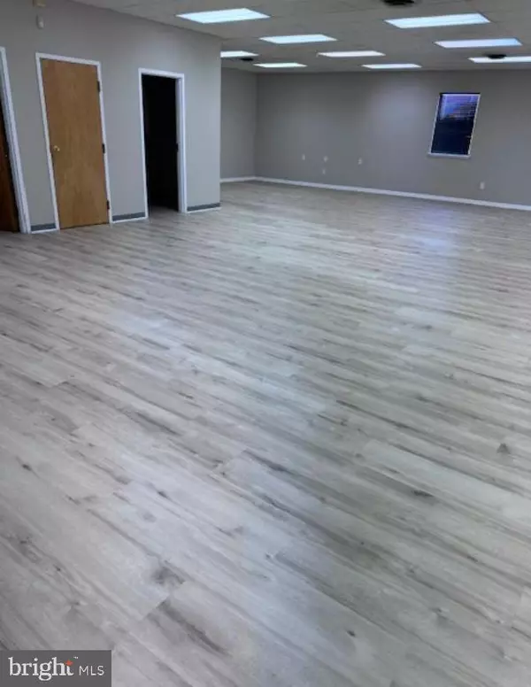 Jeffersonville, PA 19403,9 LAWN