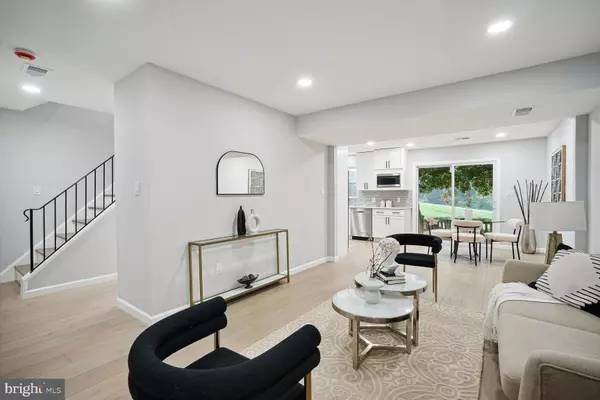 Burke, VA 22015,5564 KENDRICK LN