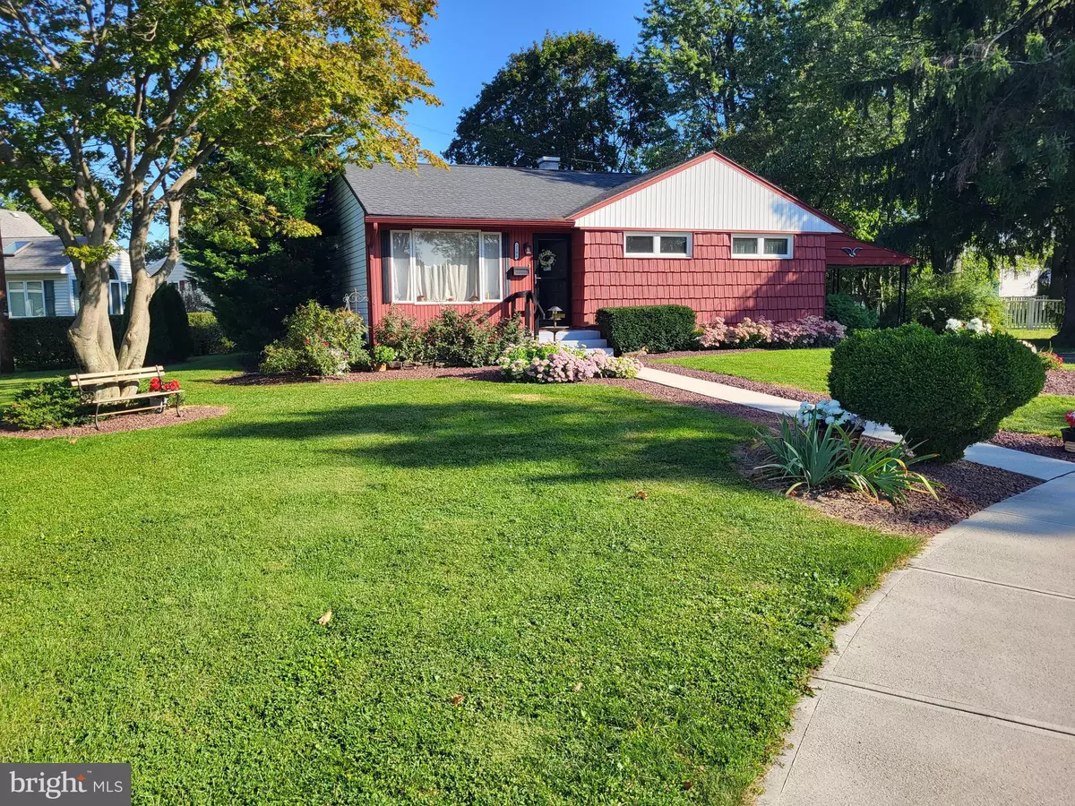 Bethlehem, PA 18018,2106 IRIS PL