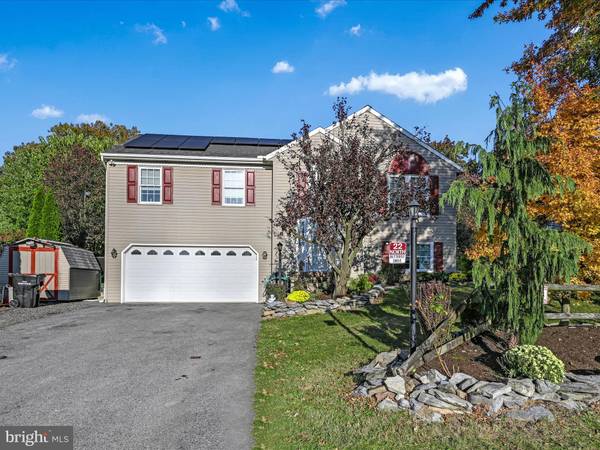 22 N BUTTERFLY DR, Myerstown, PA 17067