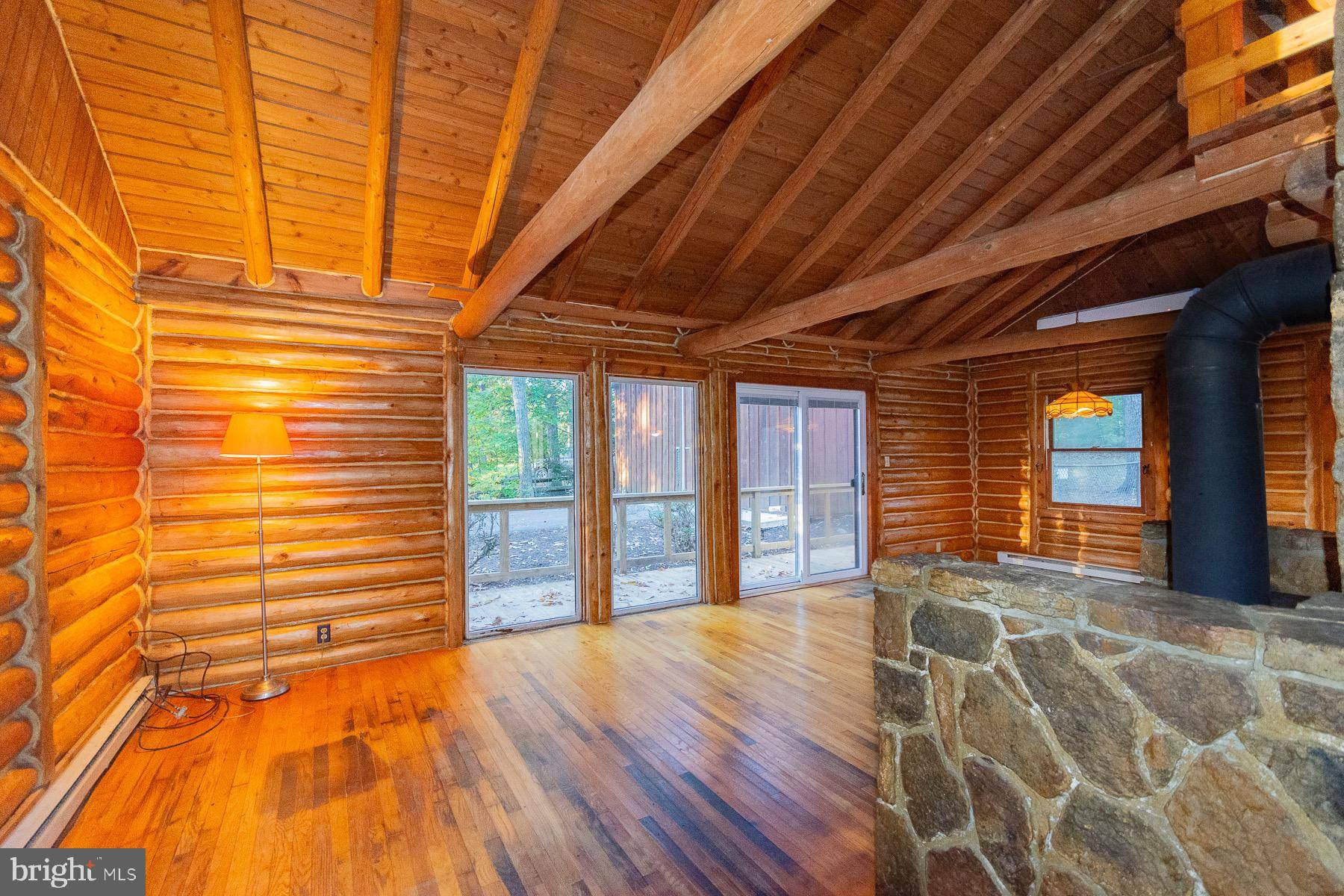 Hedgesville, WV 25427,280 TUPELO DR