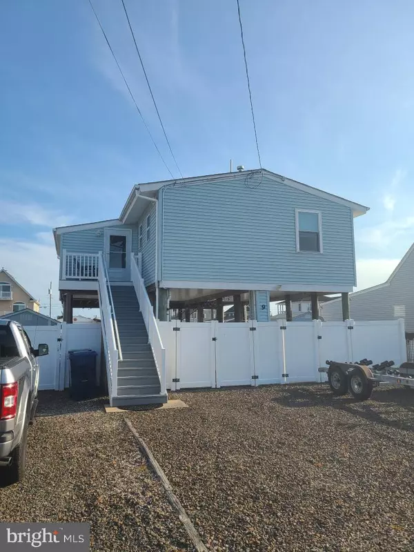 Tuckerton, NJ 08087,9 W BOAT