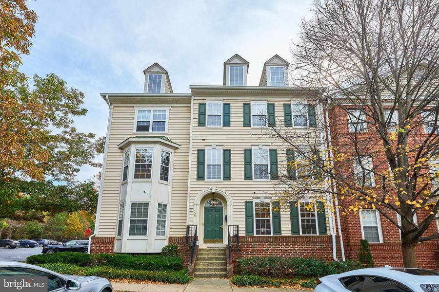 1567 NORTHERN NECK DR #102, Vienna, VA 22182