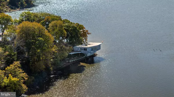 22153 1ST POINT RD, Chestertown, MD 21620