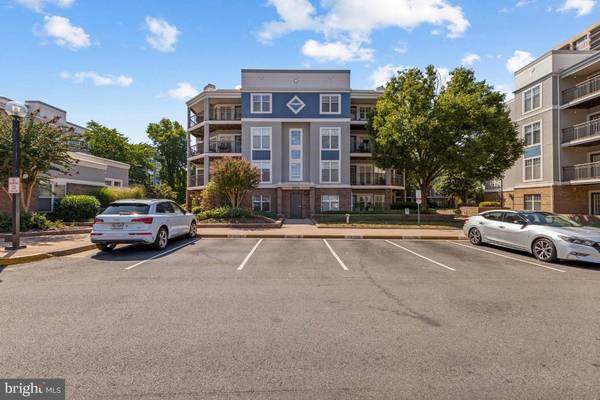 5573 SEMINARY RD #208,  Falls Church,  VA 22041