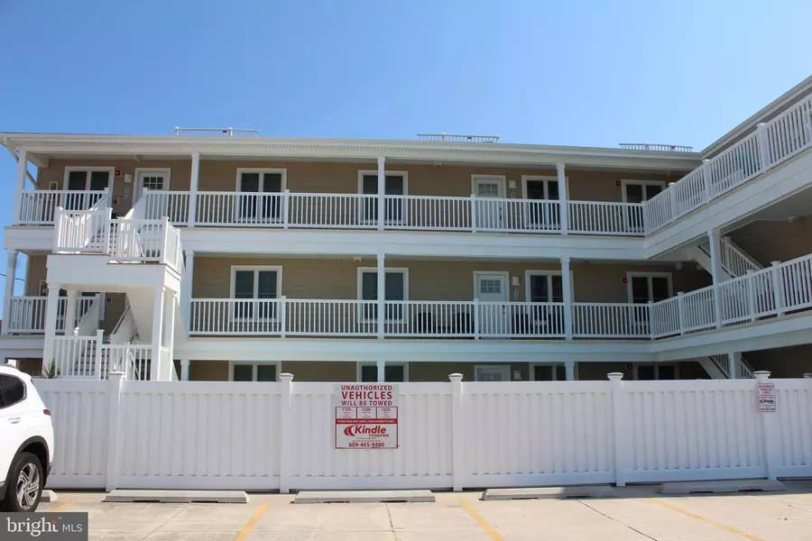 402 E 25TH AVE, Wildwood, NJ 08260