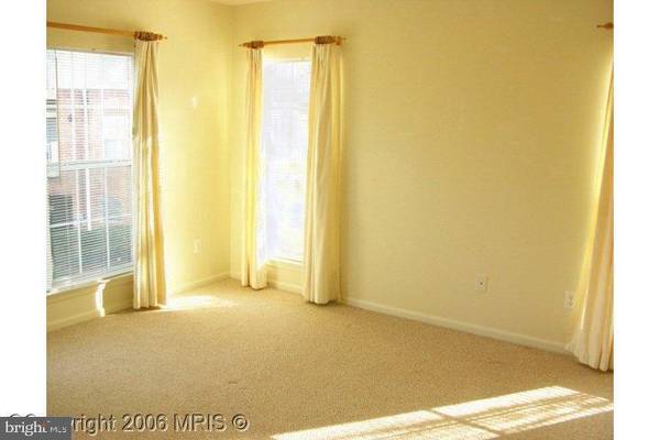 Falls Church, VA 22043,7000 FALLS REACH DR #211