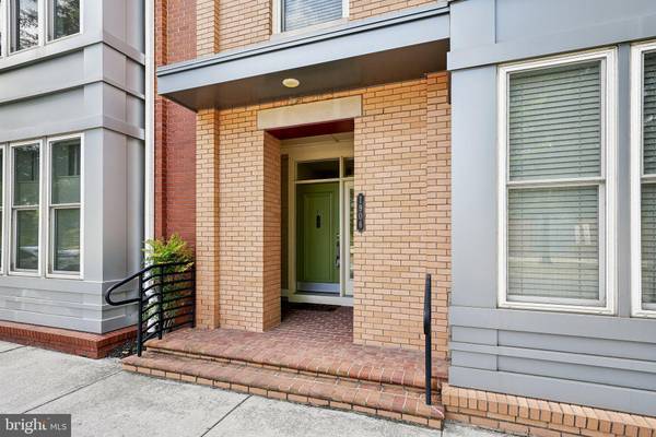 Alexandria, VA 22301,1906 POTOMAC AVE #102