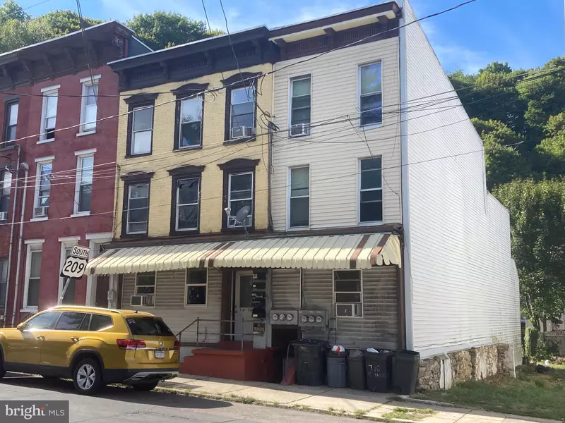 716 - 718 W MARKET ST, Pottsville, PA 17901