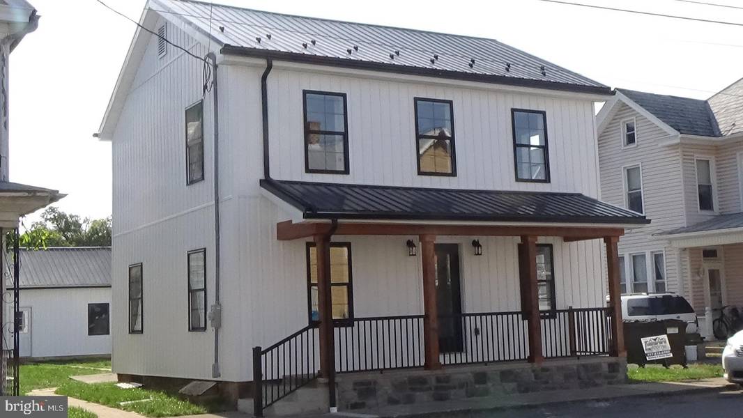 34 E MAIN ST, Blain, PA 17006