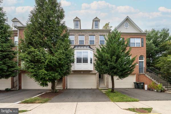 4522 ENGLISH HOLLY DR, Fairfax, VA 22030