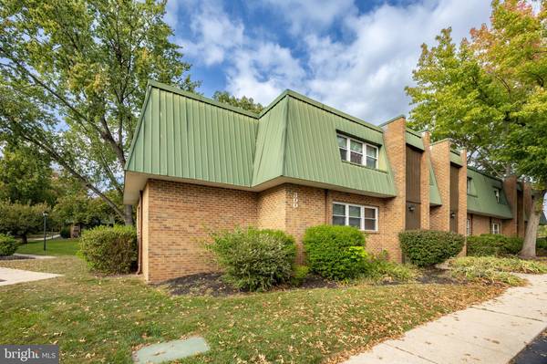 Mont Clare, PA 19453,327 MEADOWVIEW LN #327