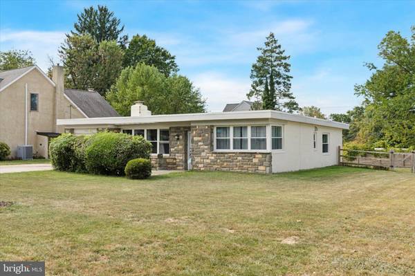 2202 MARY LN, Broomall, PA 19008