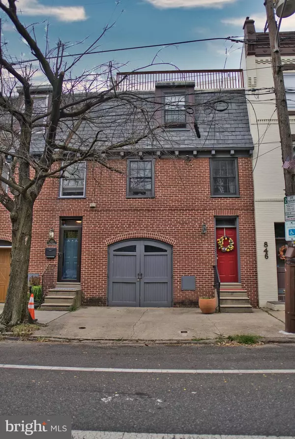 Philadelphia, PA 19147,848 S FRONT ST