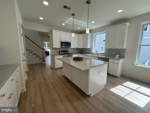Hamilton, NJ 08690,33 KAY CHIARELLO WAY