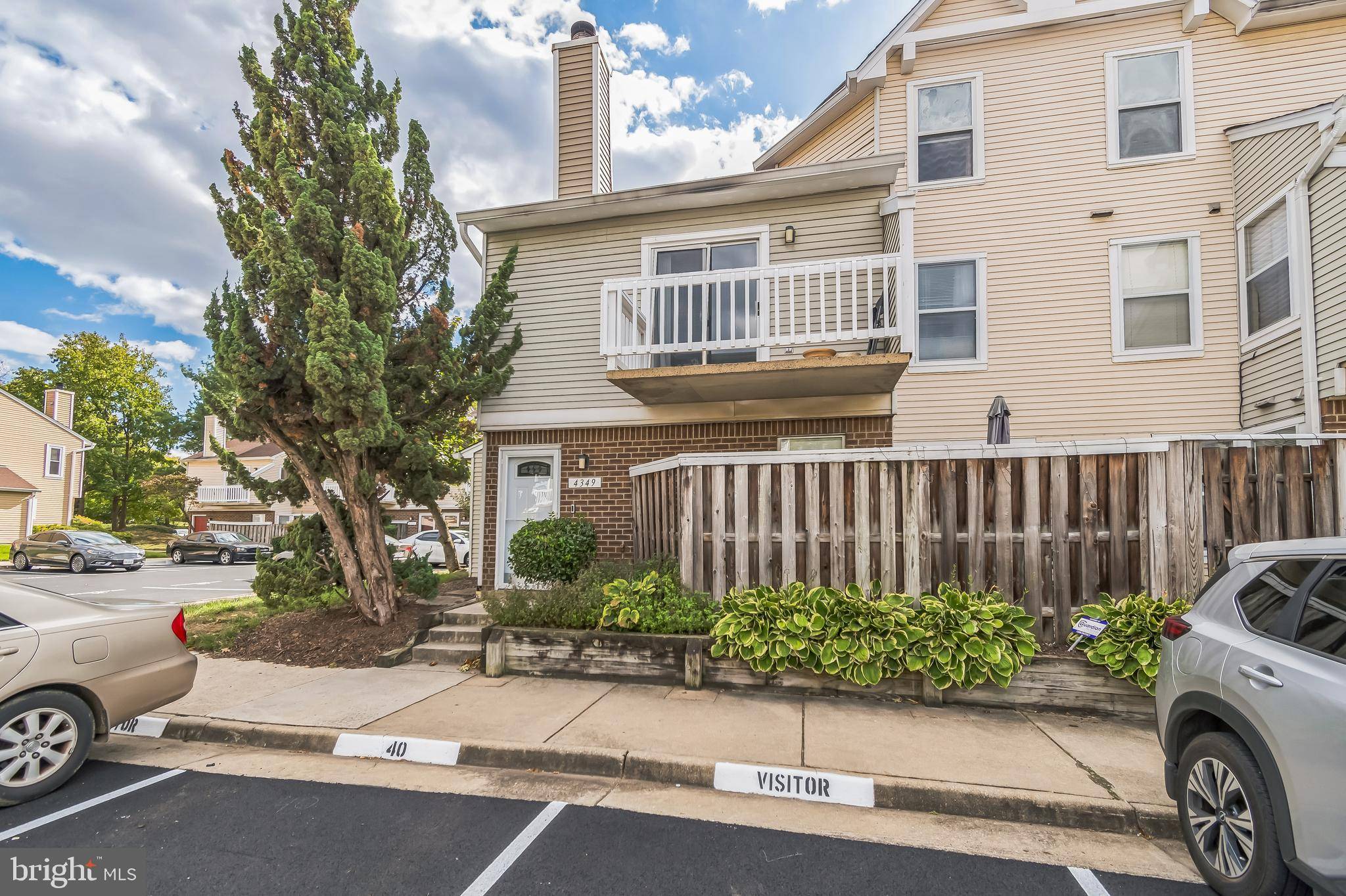 Alexandria, VA 22309,4349 PEMBROOK VILLAGE DR #40