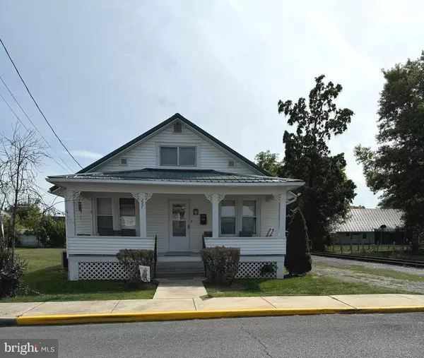 227 WASHINGTON STREET, Moorefield, WV 26836