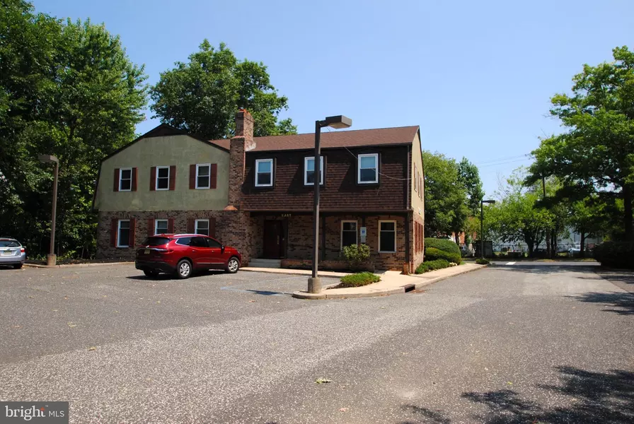 302 N WASHINGTON AVE #103 E, Moorestown, NJ 08057